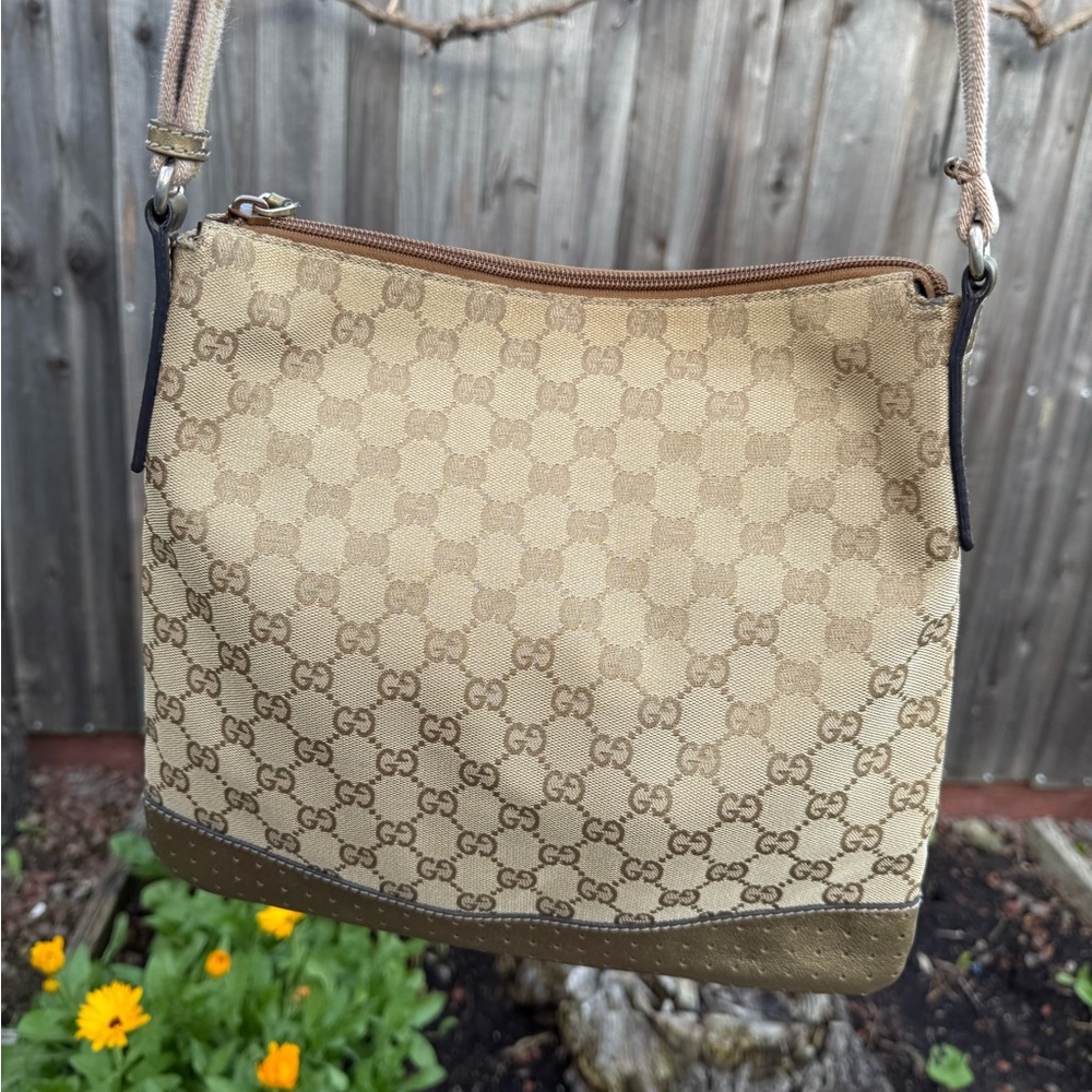 Gucci Messenger Bag with COA and dust bag. - Picture 5 of 12